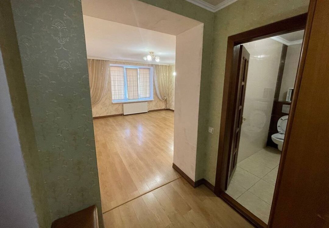 Продаж 1-кімнатної квартири 51 м², Подільська вул.