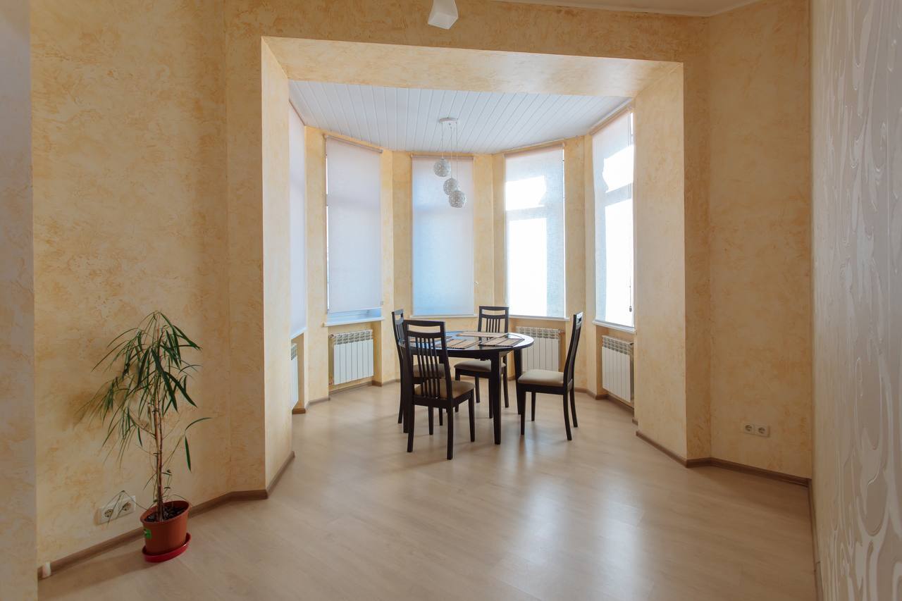 Продажа 2-комнатной квартиры 74 м², Крещатик ул., 23
