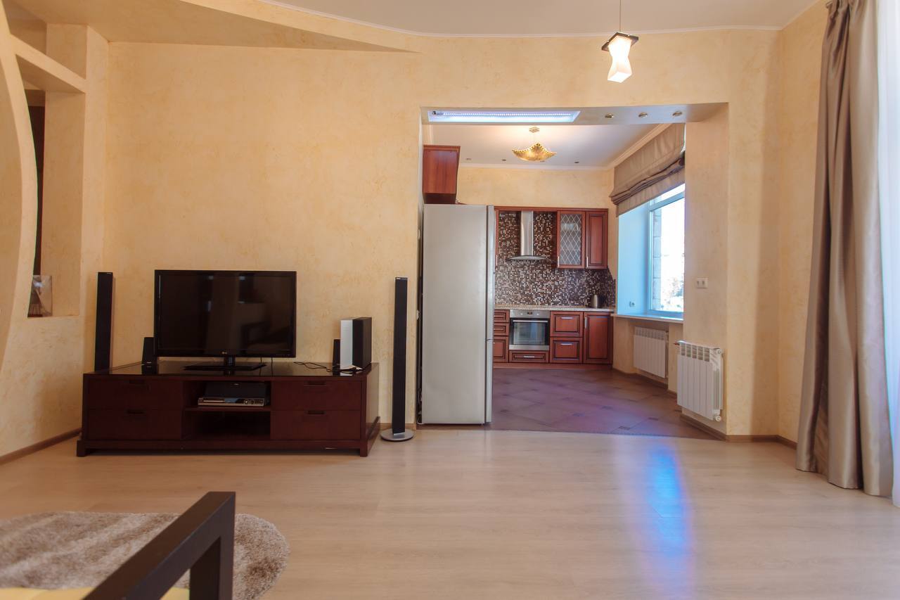 Продажа 2-комнатной квартиры 74 м², Крещатик ул., 23