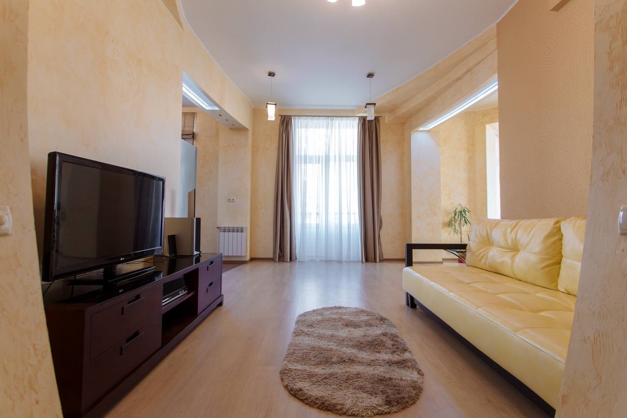 Продажа 2-комнатной квартиры 74 м², Крещатик ул., 23