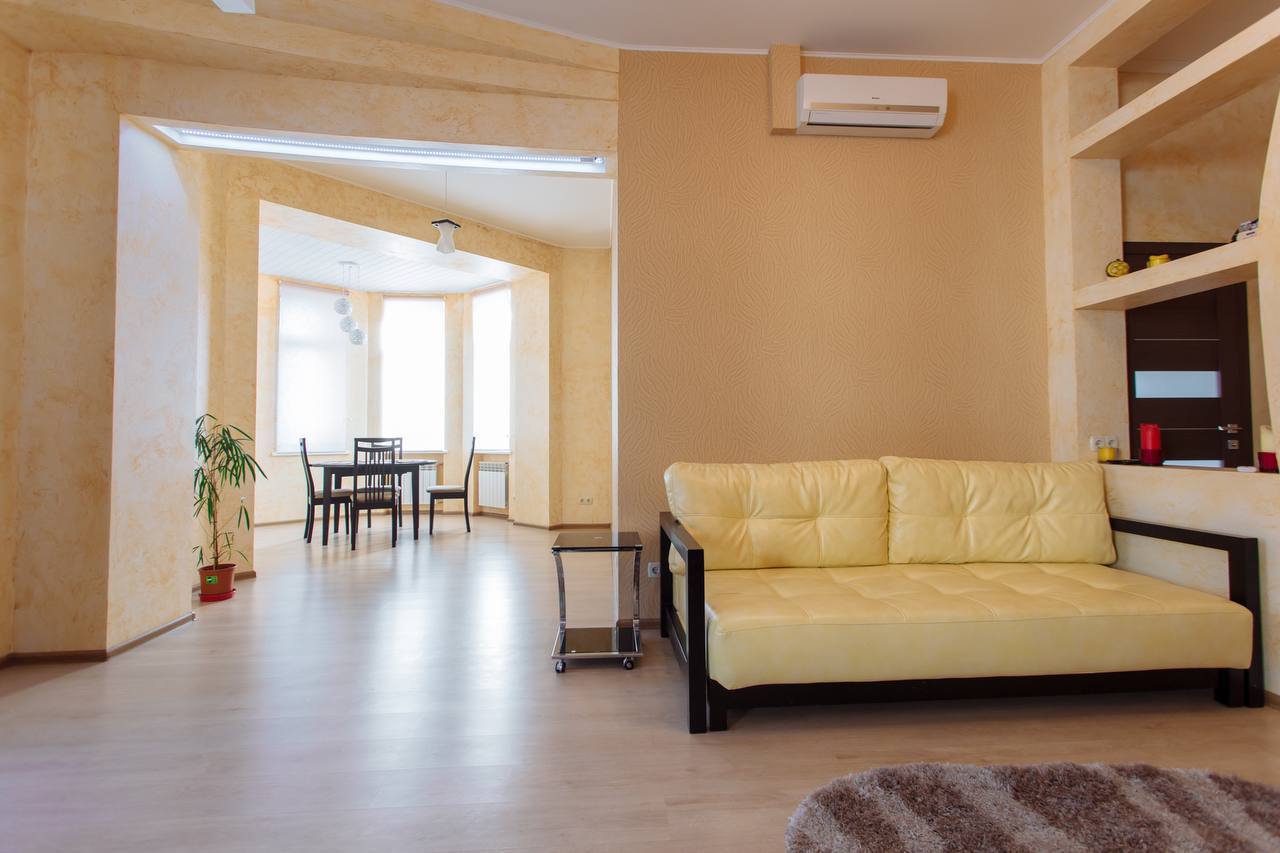 Продажа 2-комнатной квартиры 74 м², Крещатик ул., 23
