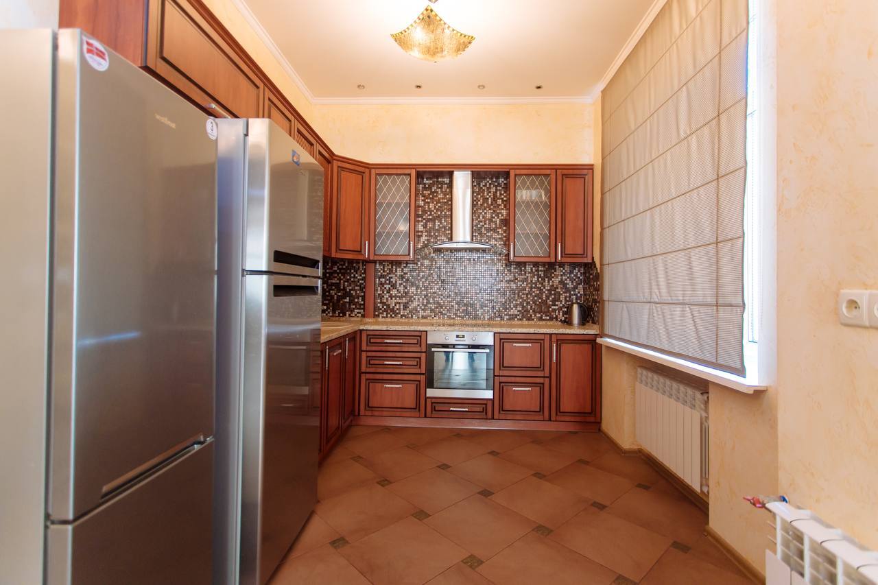 Продажа 2-комнатной квартиры 74 м², Крещатик ул., 23