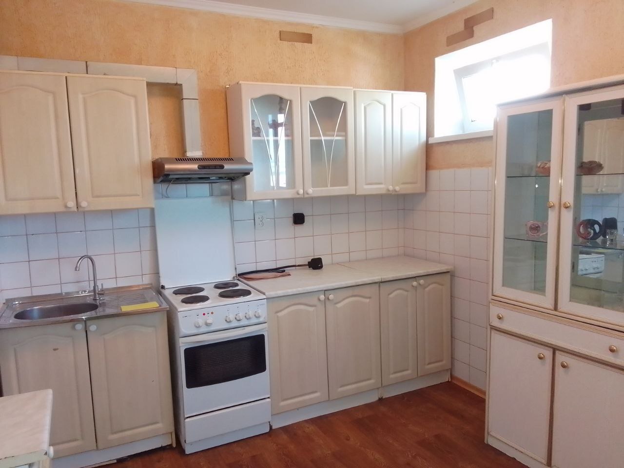 Оренда 3-кімнатної квартири 65 м², Центральна (Лівобережний) вул., 3