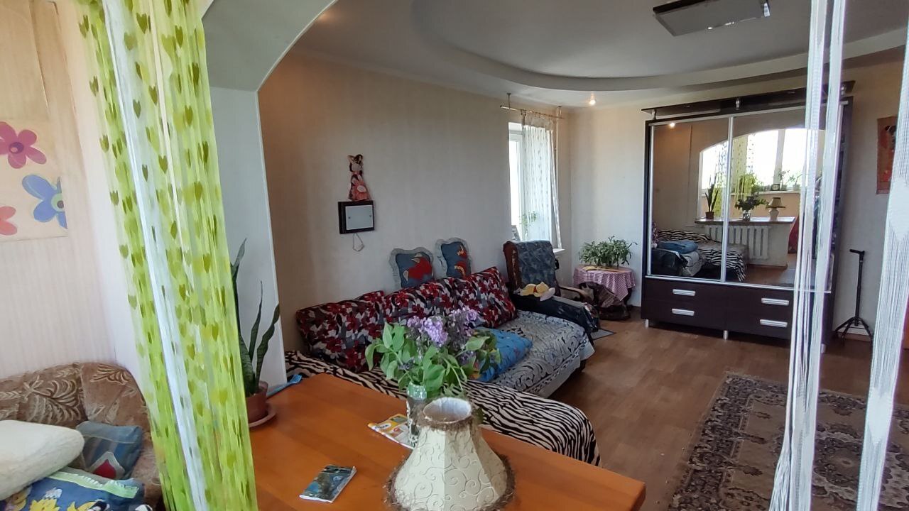 Продаж 2-кімнатної квартири 58 м², Варненська вул.