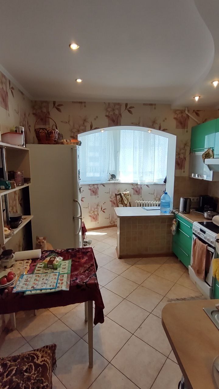 Продаж 2-кімнатної квартири 58 м², Варненська вул.
