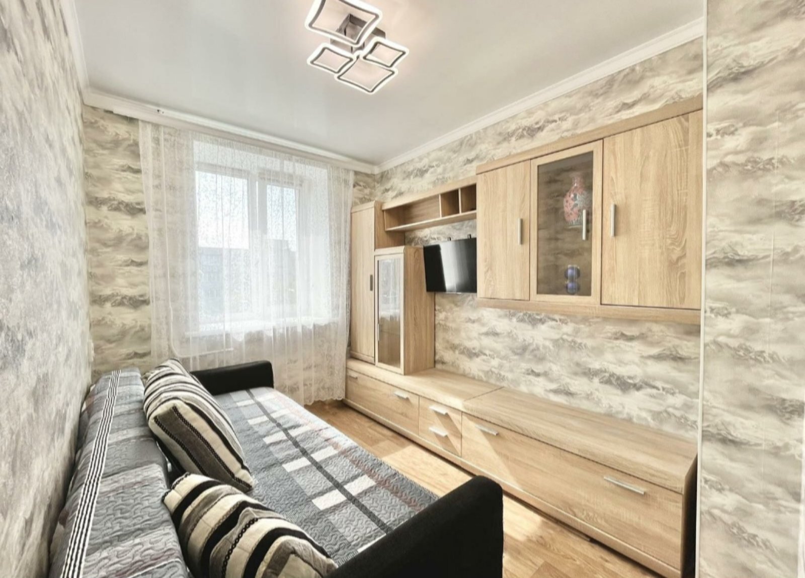 Продажа 1-комнатной квартиры 37 м², Генерала Бочарова ул.