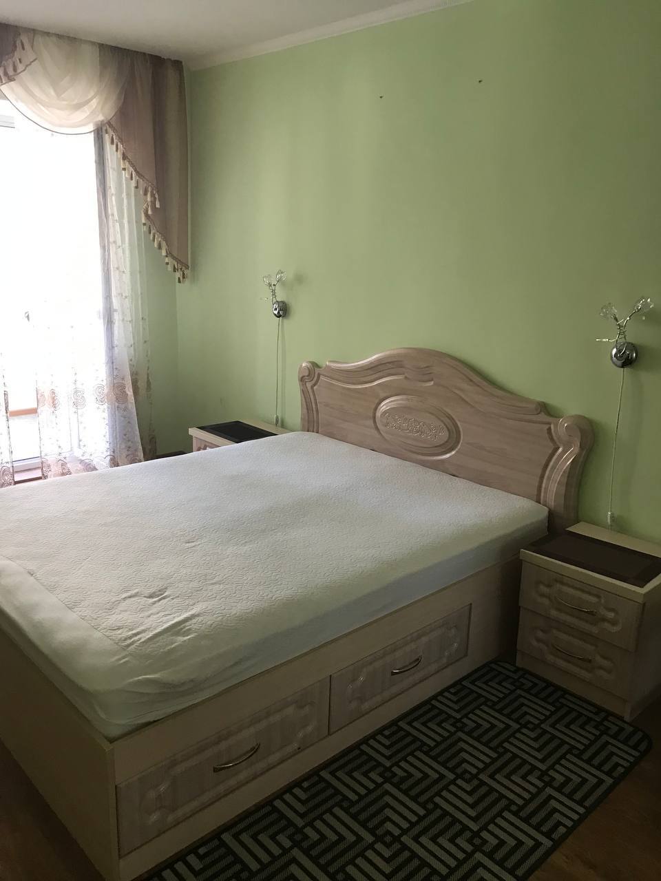 Оренда 2-кімнатної квартири 70 м², Степана Бандери вул.