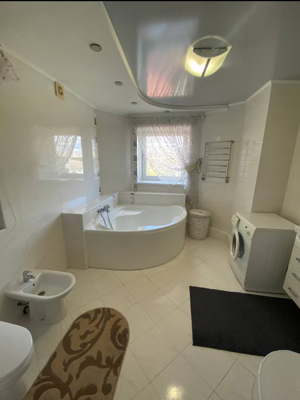 Аренда 3-комнатной квартиры 130 м², Парковая ул.
