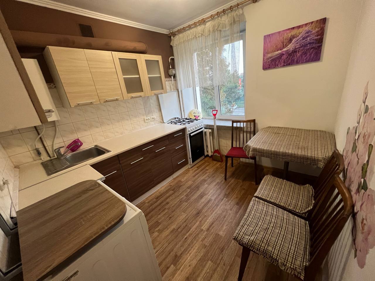 Оренда 3-кімнатної квартири 52 м², Зарічанська вул.