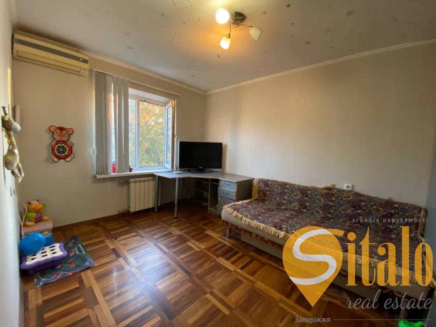 Продаж 2-кімнатної квартири 53 м², Шкільна вул.