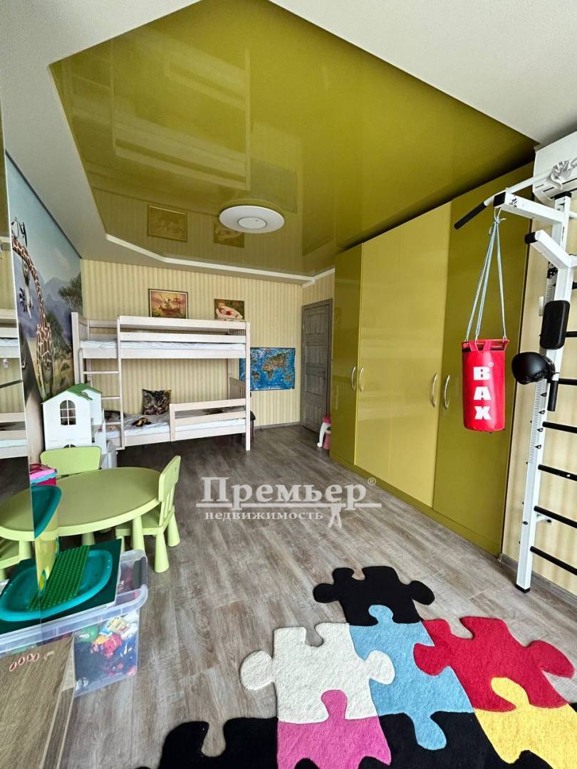 Продаж 2-кімнатної квартири 99 м², Академіка Глушко просп.
