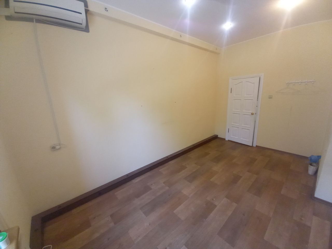 Оренда комерції 14 м², Володимира Вінниченка вул., 1А