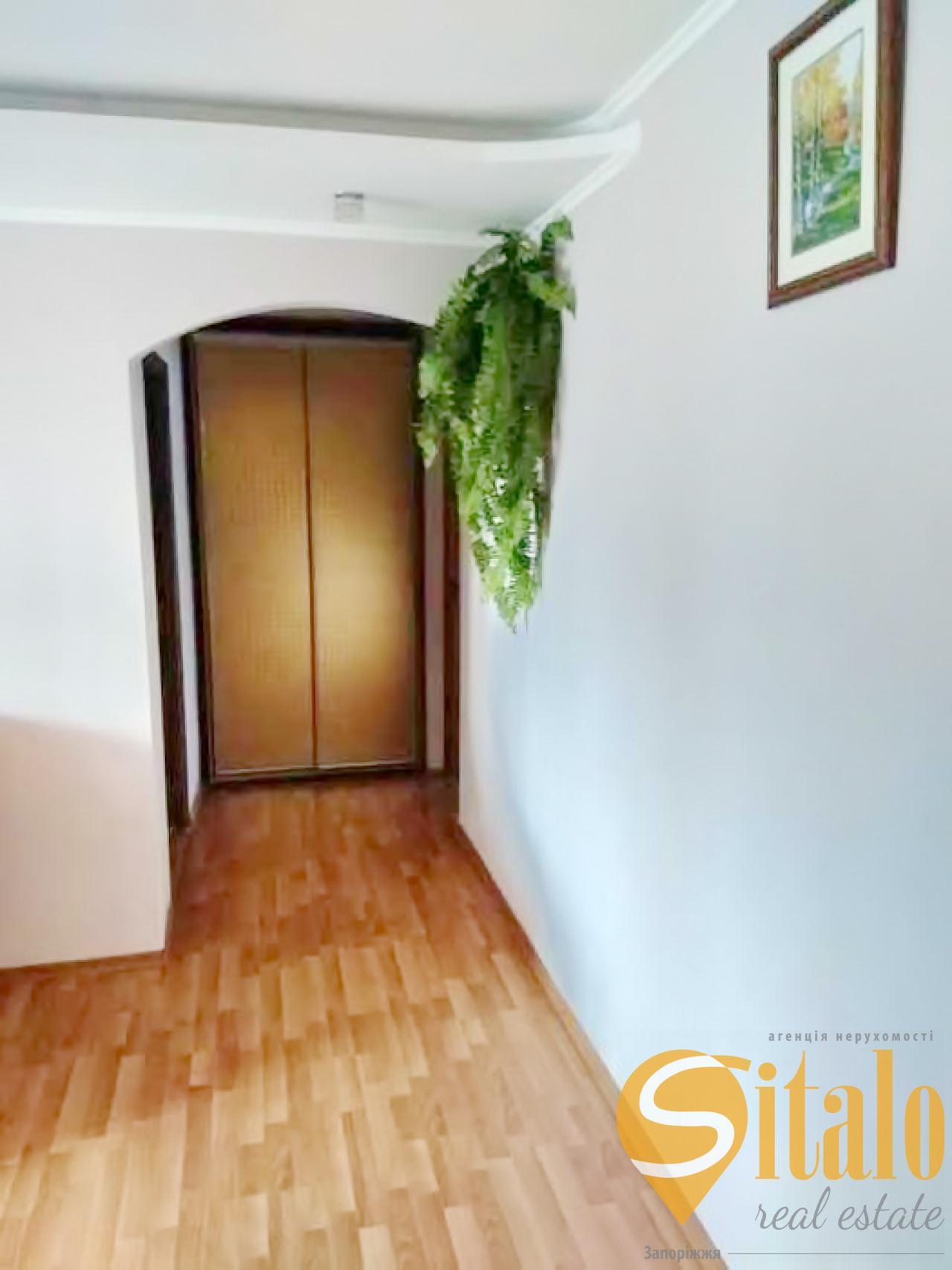 Продаж 3-кімнатної квартири 49 м², Перемоги вул.