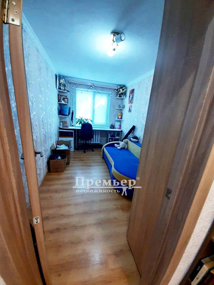 Продаж 3-кімнатної квартири 46 м², Академіка Сахарова вул.