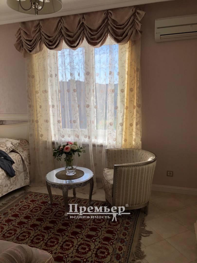 Продажа 3-комнатной квартиры 102 м², Шампанский пер.