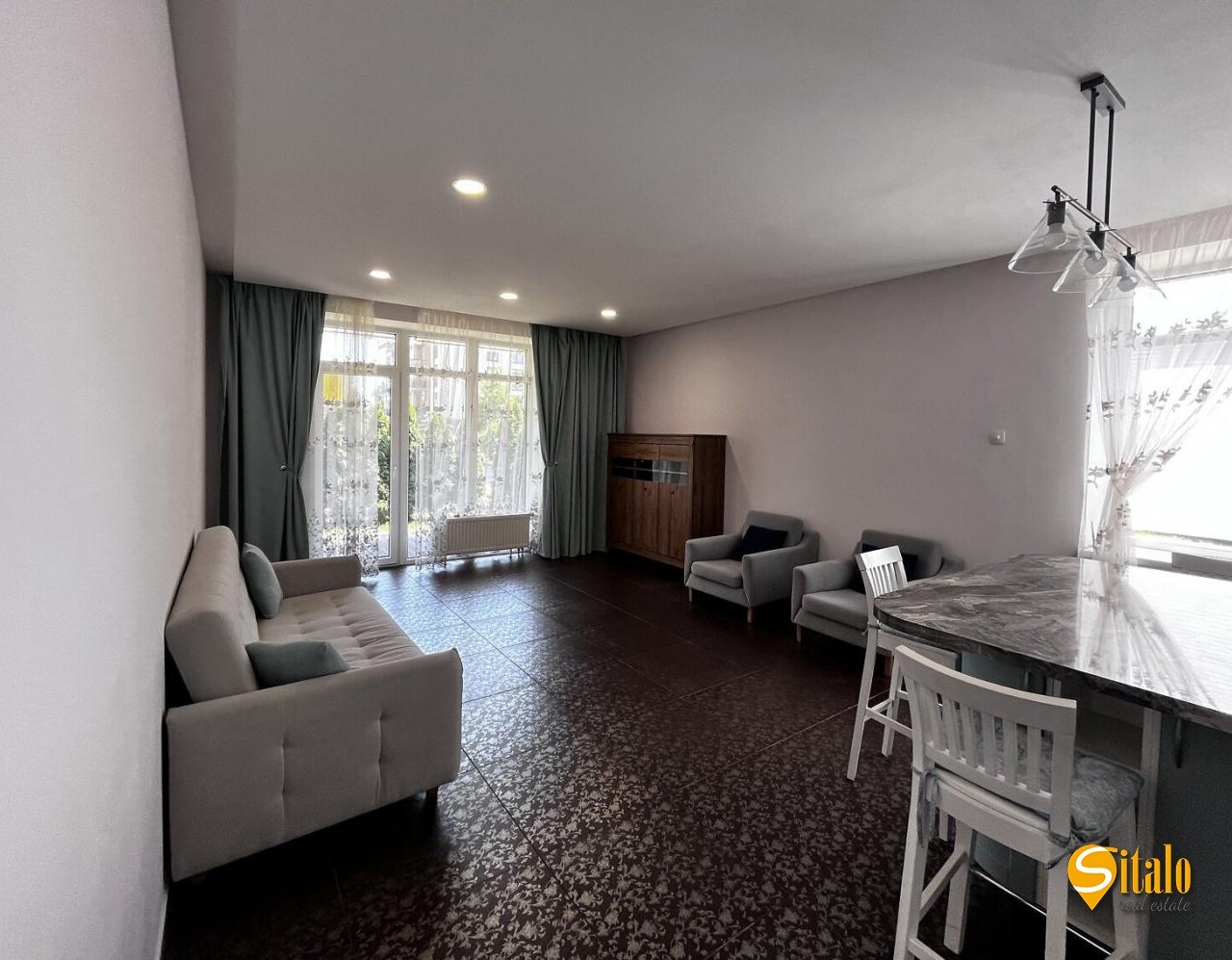 Продажа 3-комнатной квартиры 86 м², Замковецкая ул., 106А