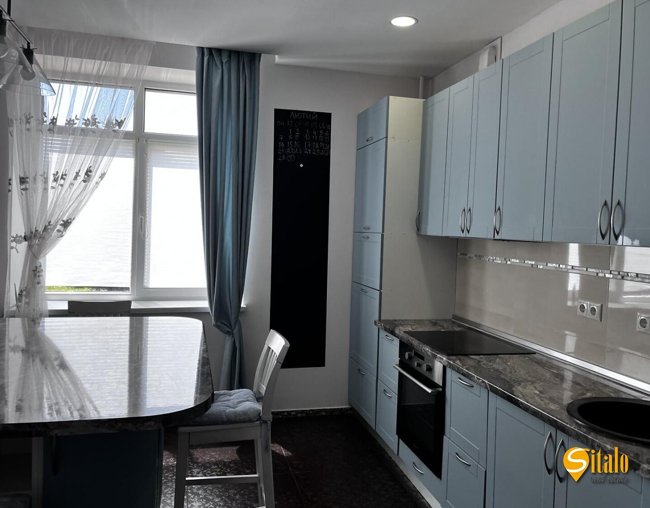 Продажа 3-комнатной квартиры 86 м², Замковецкая ул., 106А