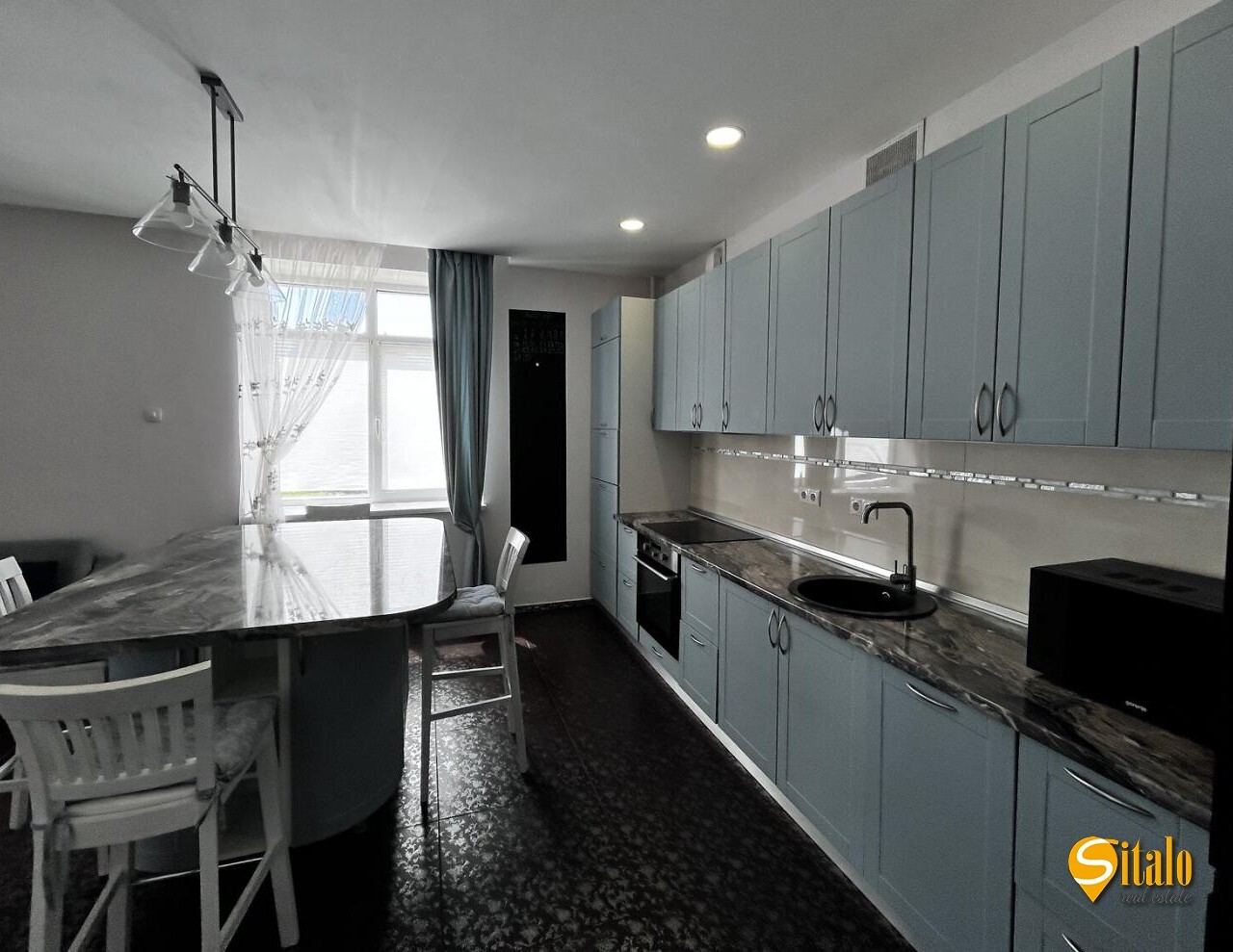 Продажа 3-комнатной квартиры 86 м², Замковецкая ул., 106А