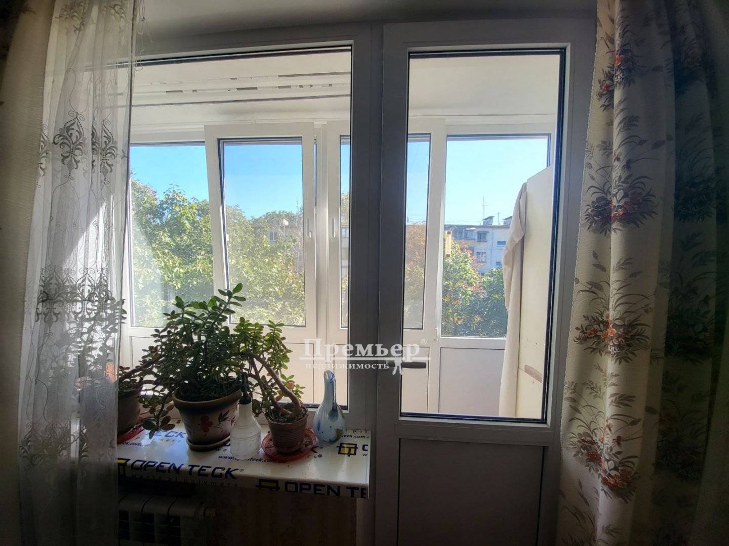 Продаж 2-кімнатної квартири 45 м², Варненська вул.