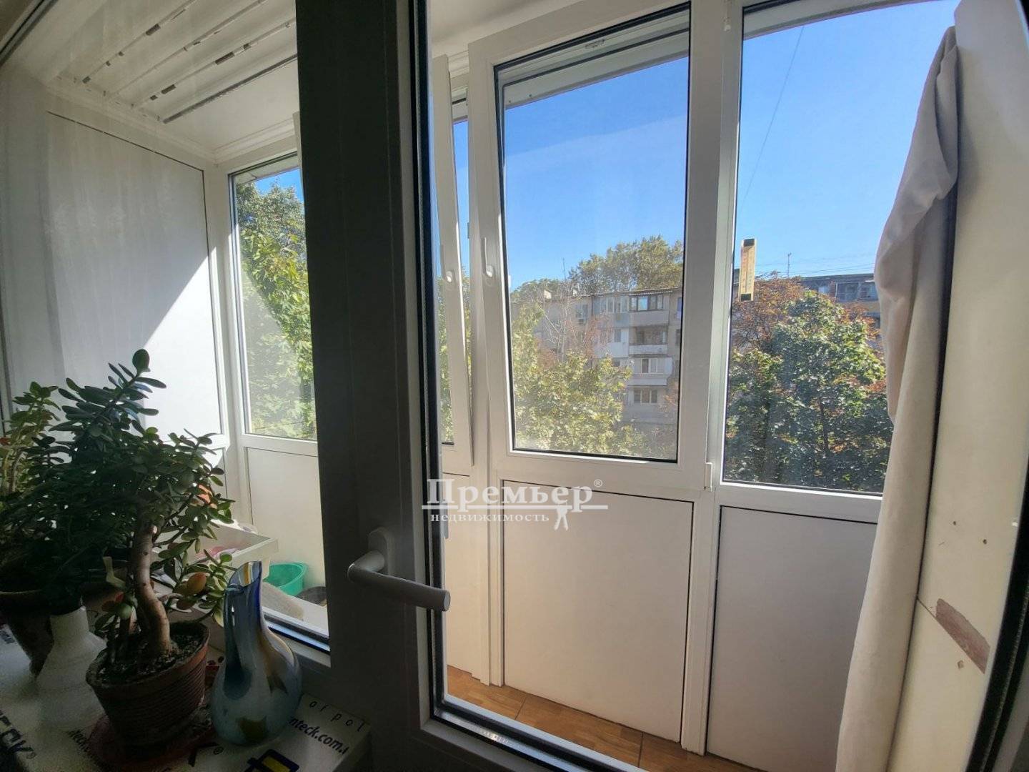 Продаж 2-кімнатної квартири 45 м², Варненська вул.