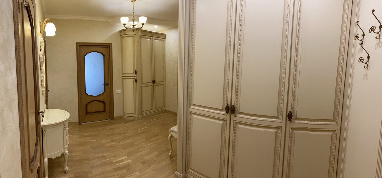 Продаж 2-кімнатної квартири 72 м², Бакинська вул., 37Д