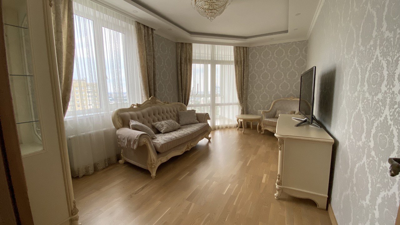 Продаж 2-кімнатної квартири 72 м², Бакинська вул., 37Д