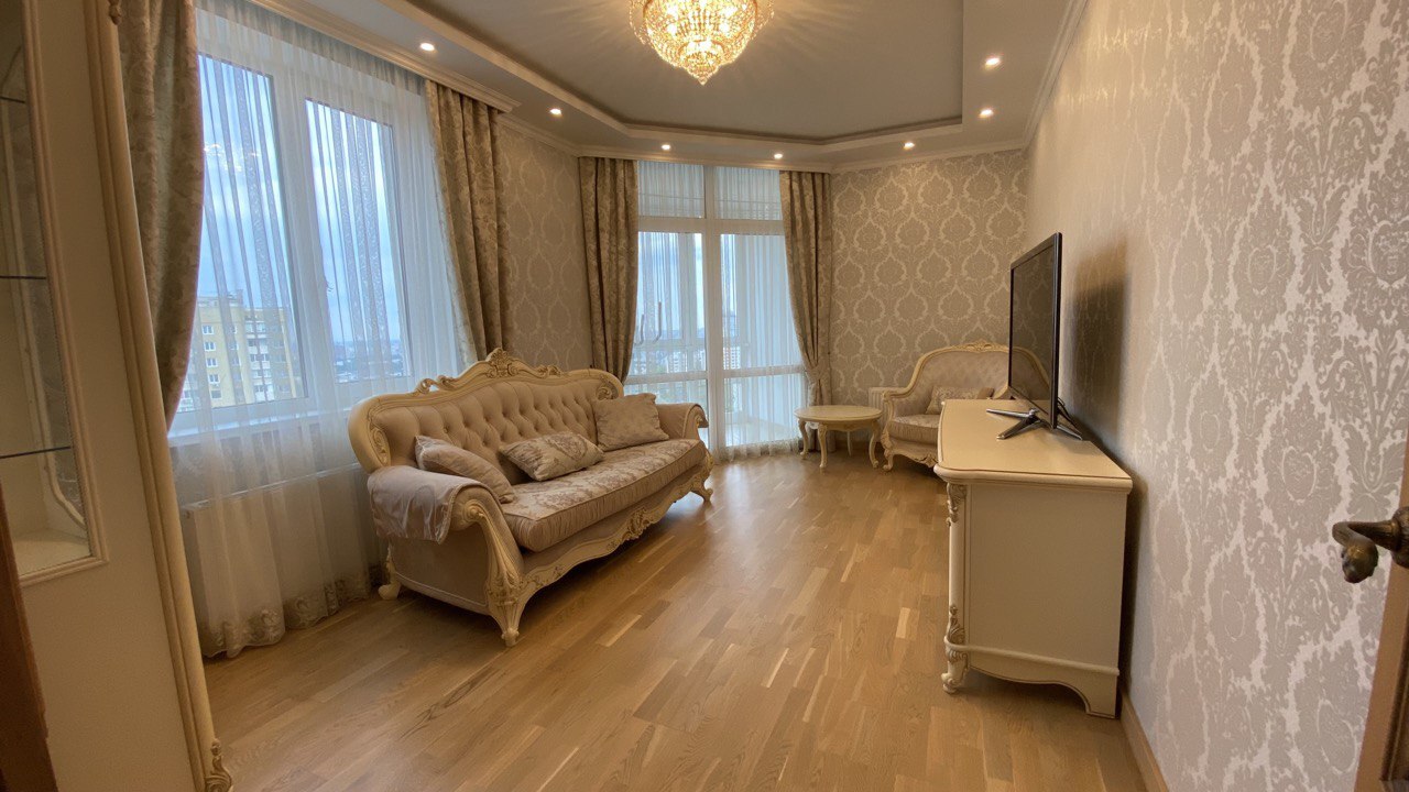 Продаж 2-кімнатної квартири 72 м², Бакинська вул., 37Д