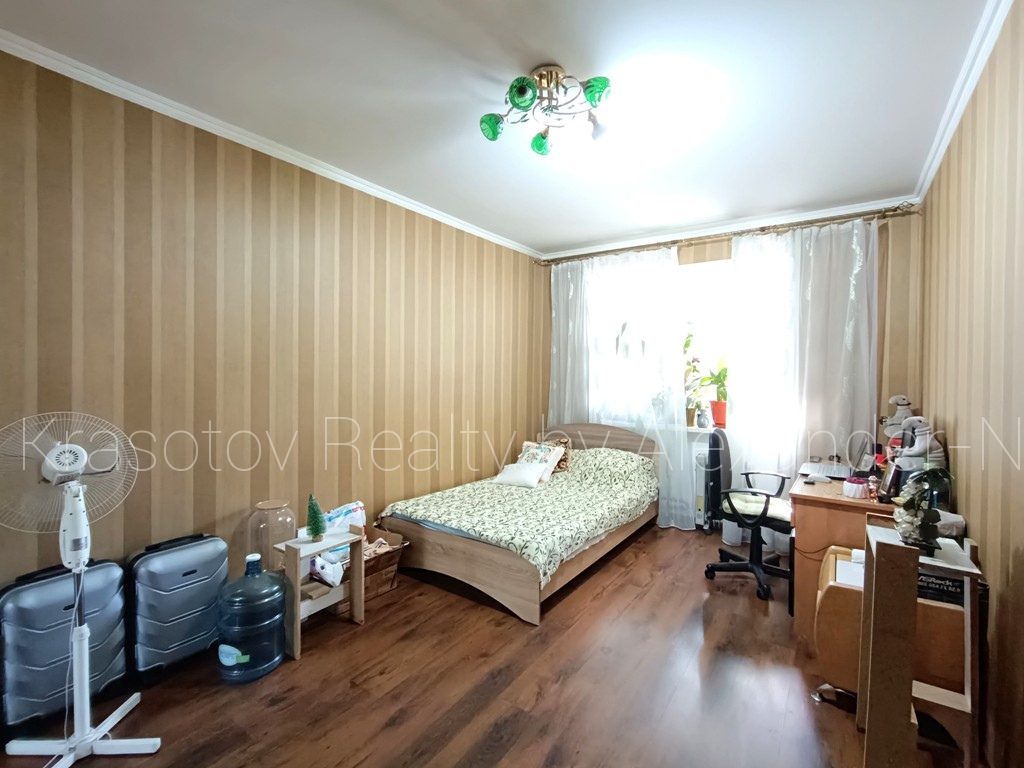 Продажа 3-комнатной квартиры 70 м², Среднефонтанская ул., 30А