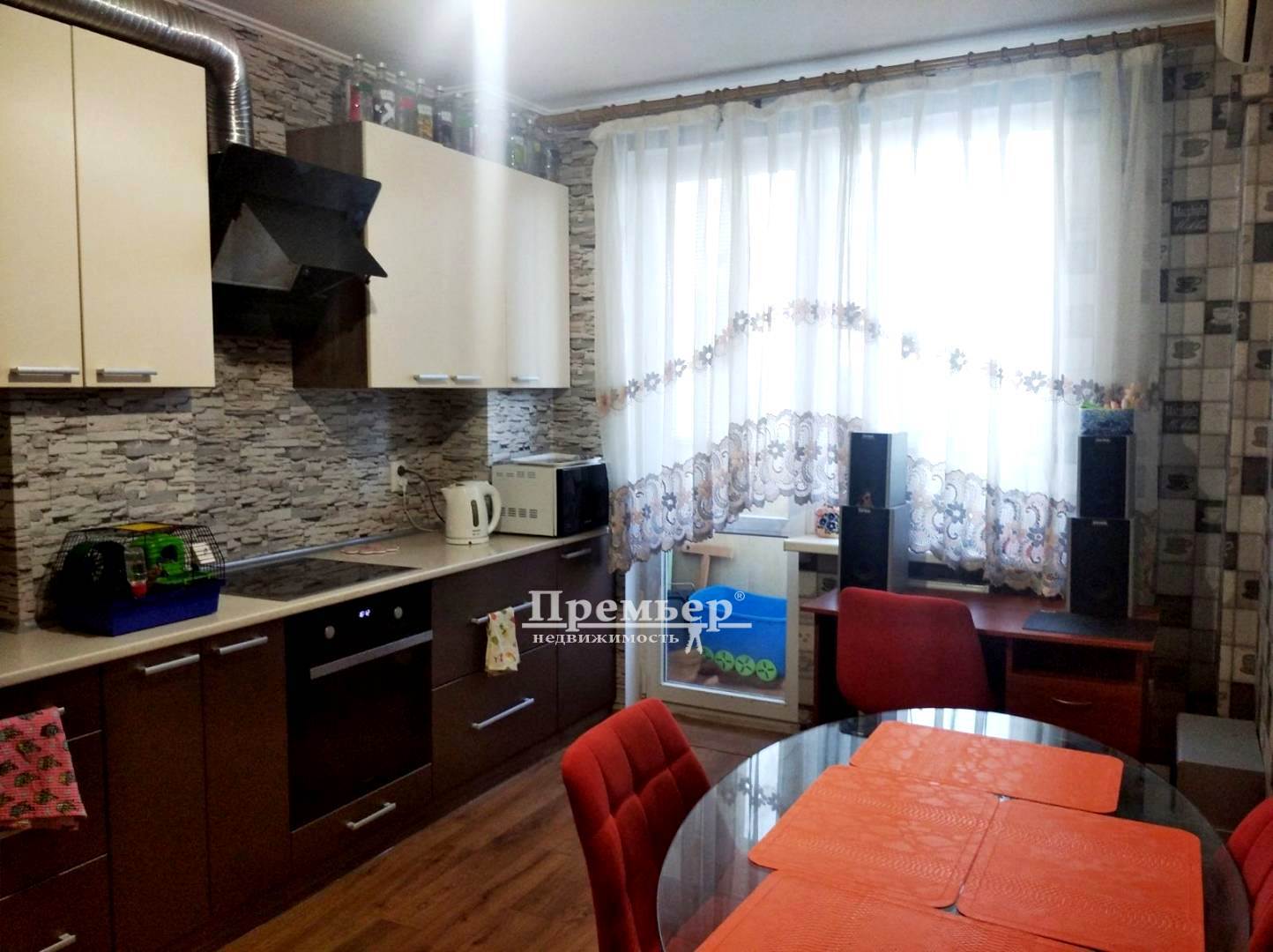 Продаж 2-кімнатної квартири 74 м², Генерала Бочарова вул.