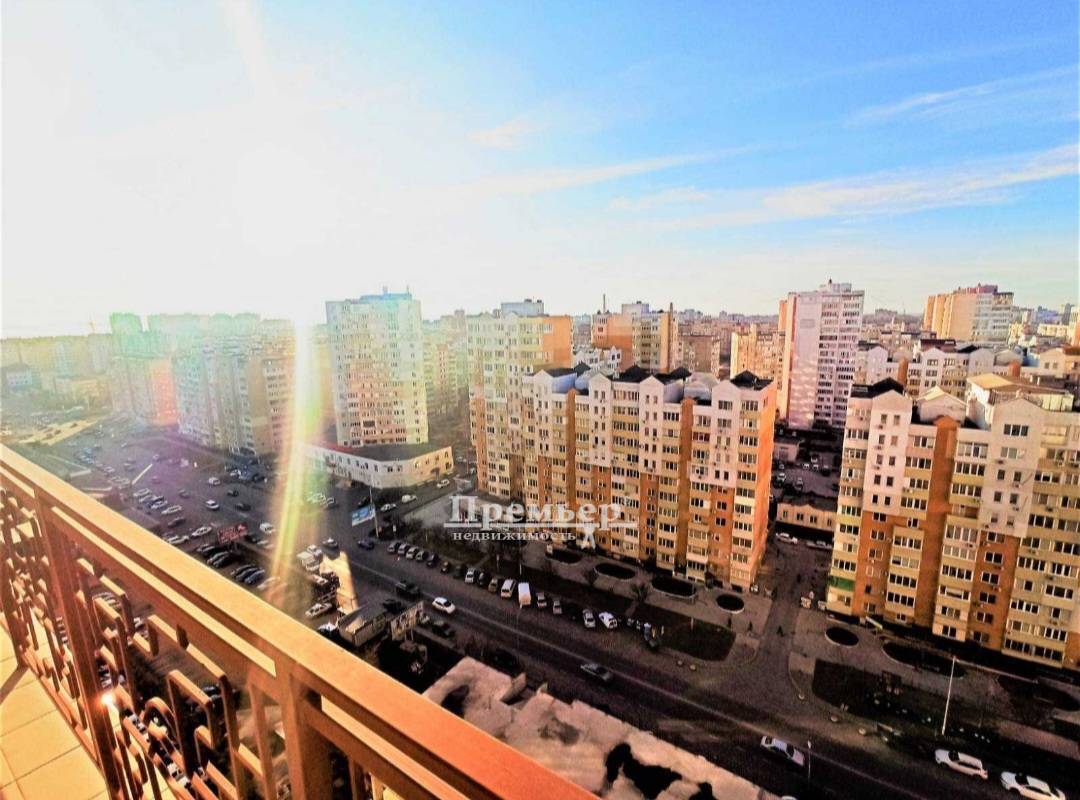 Продаж 2-кімнатної квартири 47 м², Академіка Сахарова вул.