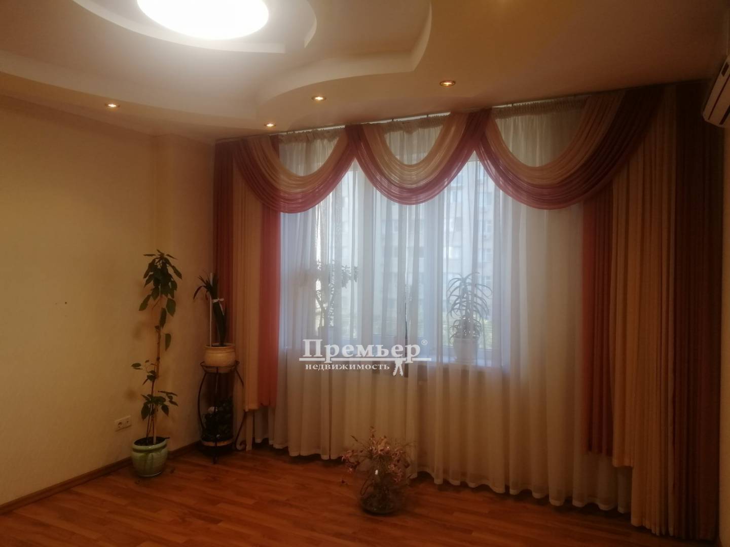 Продаж 3-кімнатної квартири 88 м², Академіка Сахарова вул.