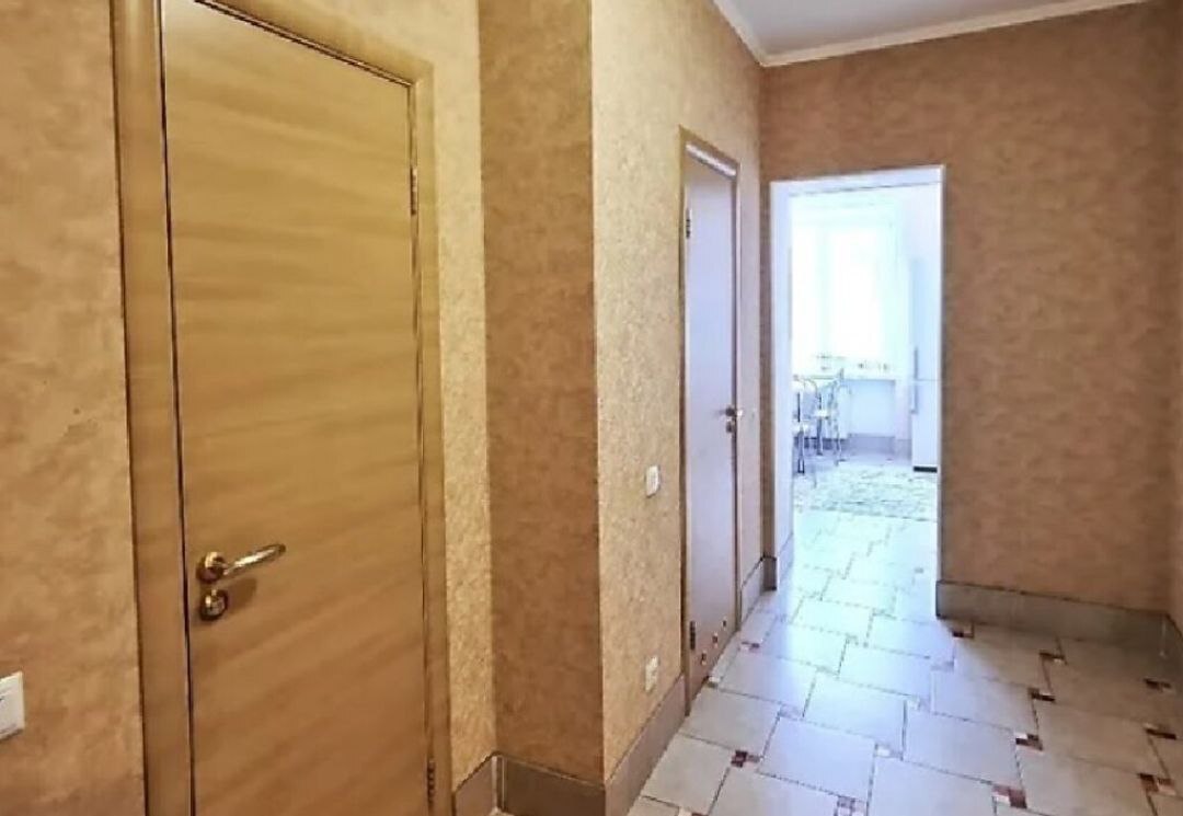 Аренда 2-комнатной квартиры 75 м², Строителей ул.
