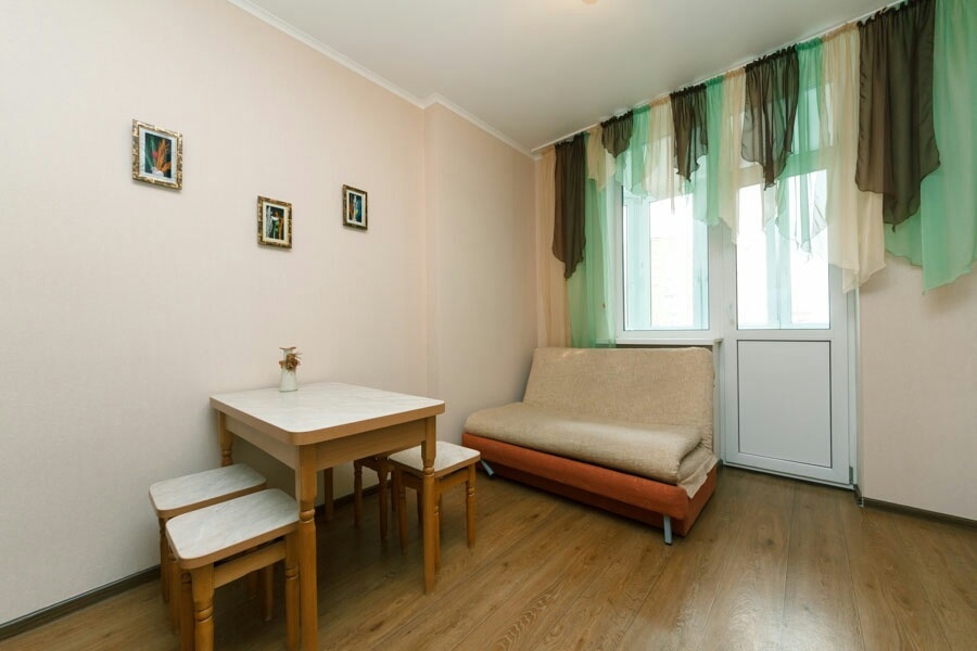 1-комнатная квартира посуточно 45 м², Елизаветы Чавдар ул., 38Б (ЖД АЗОВСКИЙ)