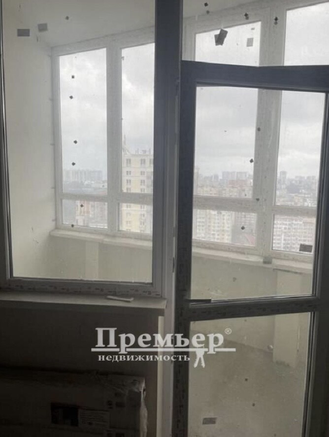 Продаж 4-кімнатної квартири 105 м², Армійська вул.