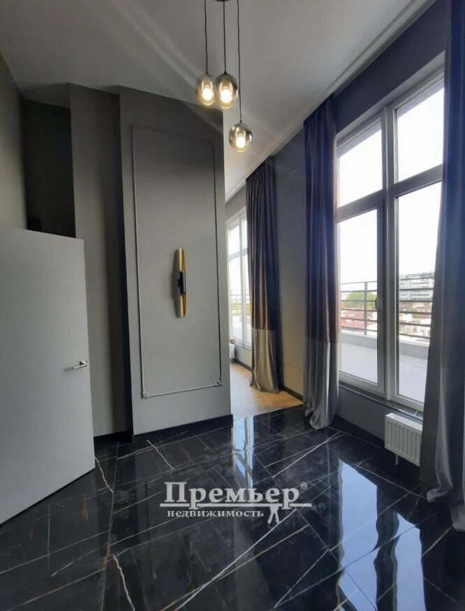 Продаж 2-кімнатної квартири 90 м², Педагогічна вул.