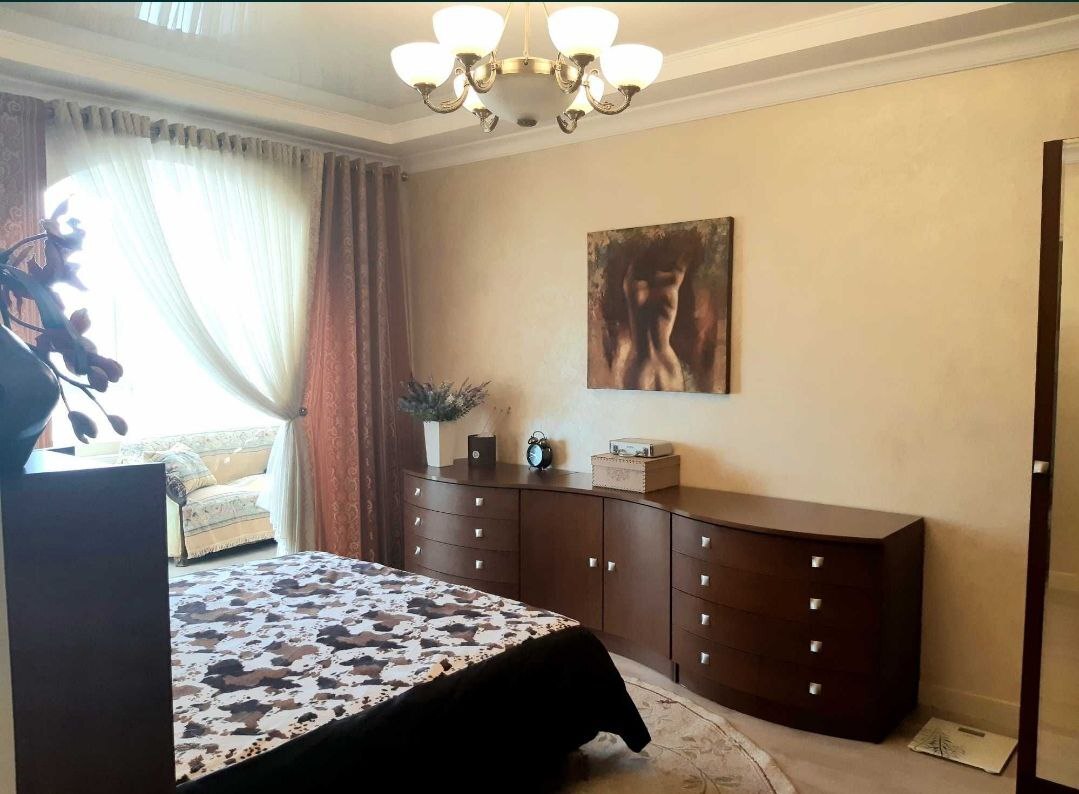 Продаж 2-кімнатної квартири 77 м², Староміська вул.