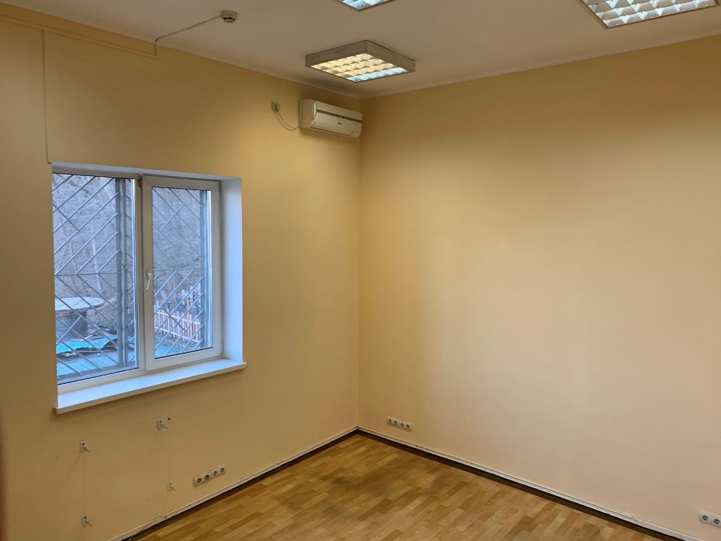 Оренда приміщення вільного призначення 67 м², Почайнинська вул., 25/49