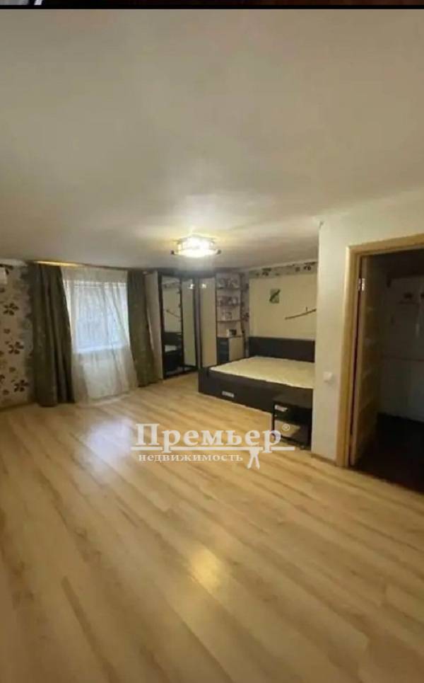 Продаж 1-кімнатної квартири 45 м², Андрієвського вул.