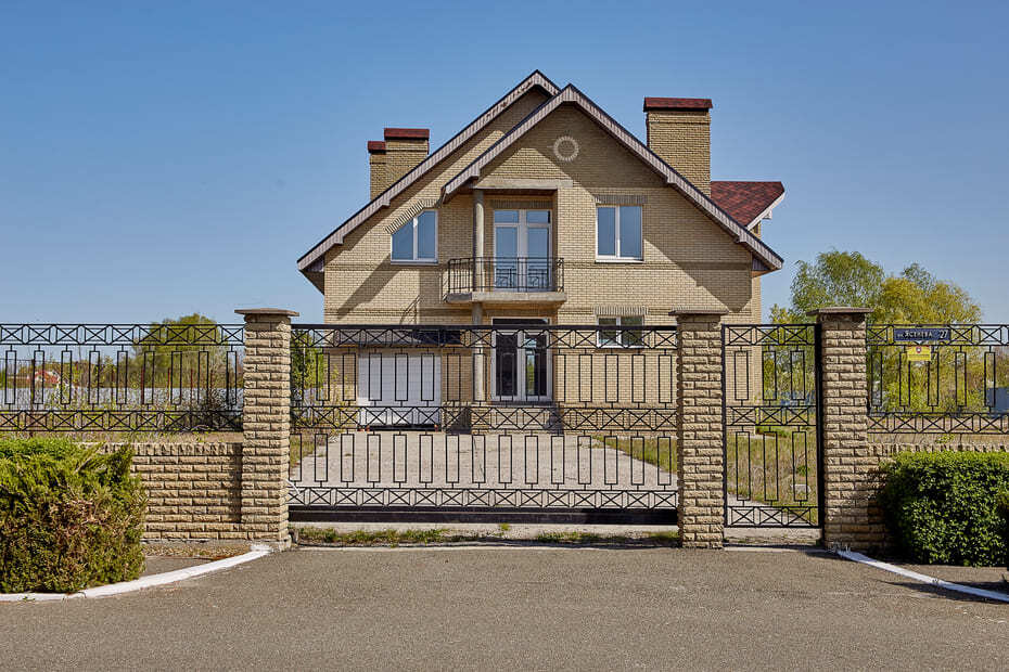 Продаж будинку 300 м², Ясенева вул.