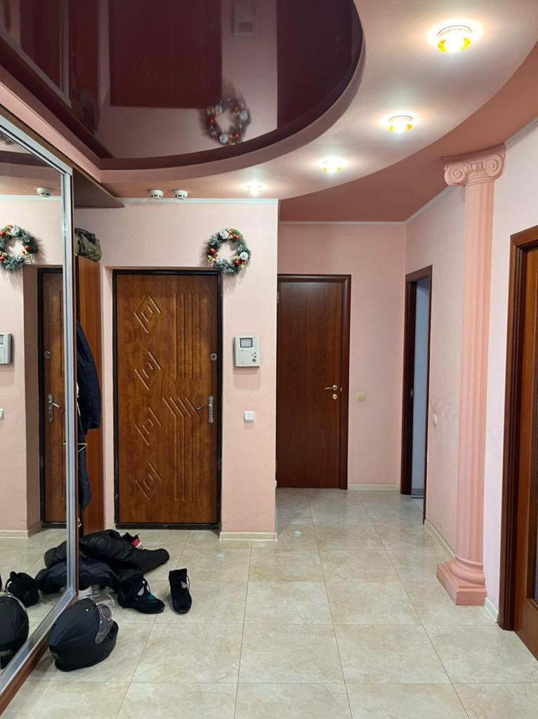 Продажа 3-комнатной квартиры 91 м², Хмельницкая ул., 10