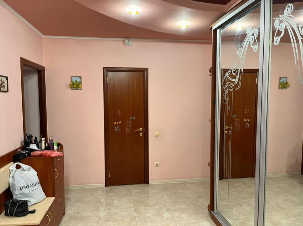 Продажа 3-комнатной квартиры 91 м², Хмельницкая ул., 10