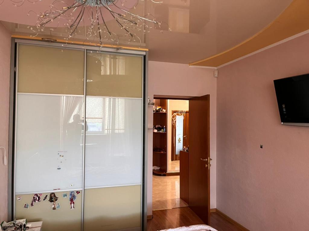 Продажа 3-комнатной квартиры 91 м², Хмельницкая ул., 10