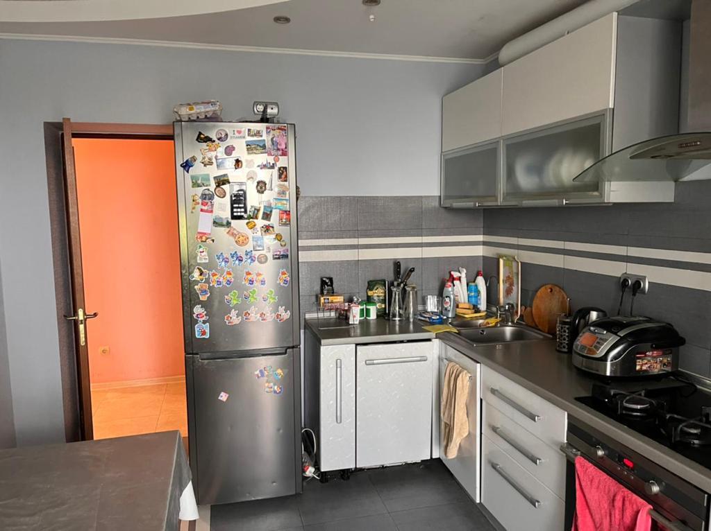 Продажа 3-комнатной квартиры 91 м², Хмельницкая ул., 10