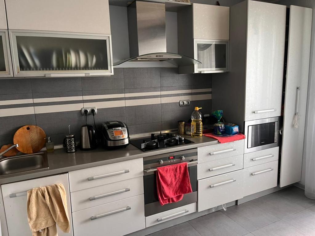 Продажа 3-комнатной квартиры 91 м², Хмельницкая ул., 10