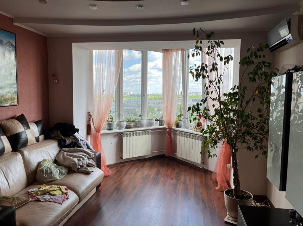Продажа 3-комнатной квартиры 91 м², Хмельницкая ул., 10