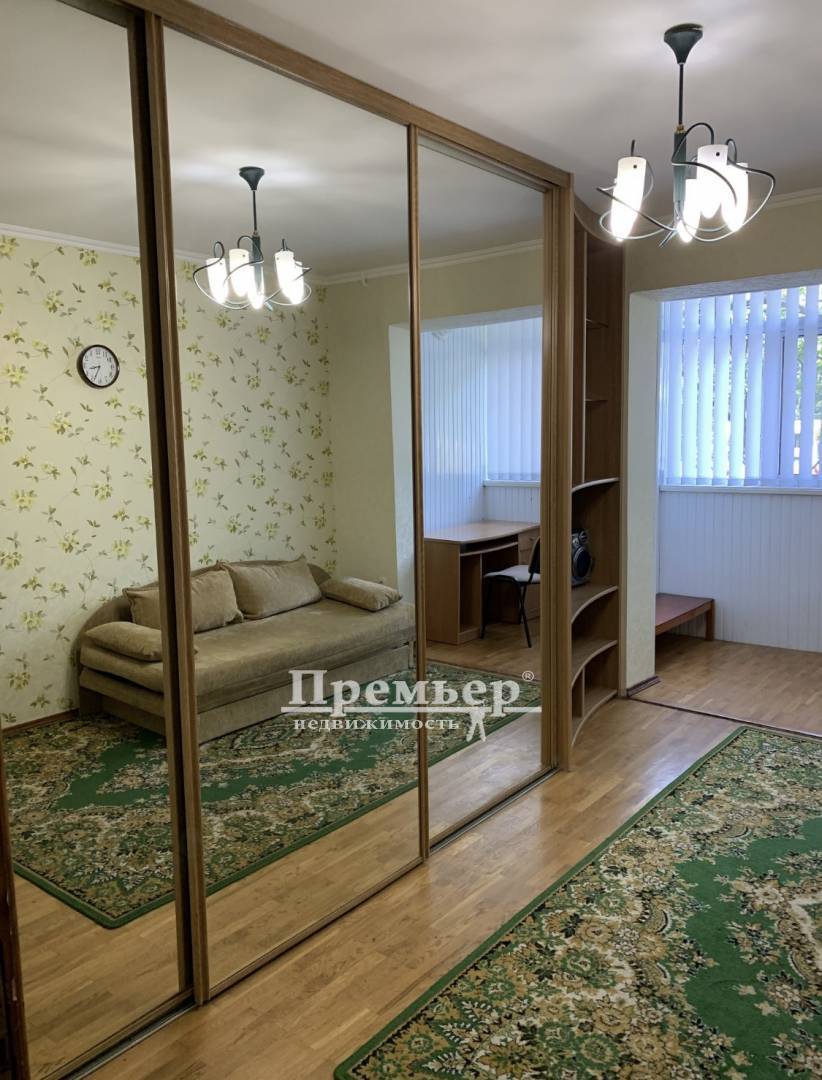 Продаж 3-кімнатної квартири 65 м², Академіка Глушко просп.