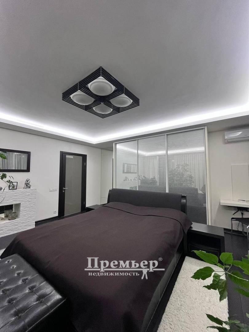 Продажа 3-комнатной квартиры 135 м², Академика Глушко просп.