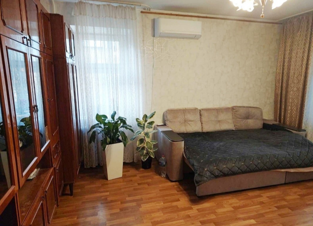Продаж 1-кімнатної квартири 43 м², Добровольского просп.