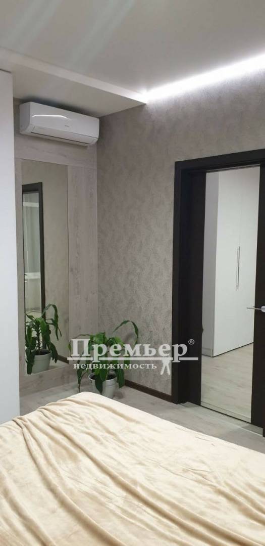 Продажа 2-комнатной квартиры 60 м², Каманина ул.