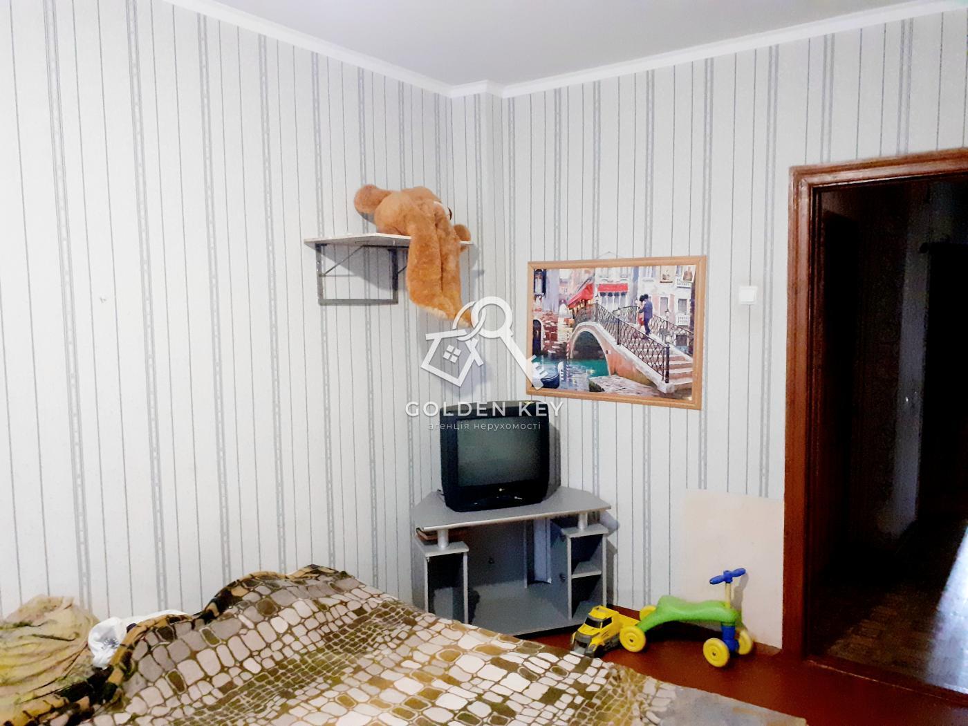Продаж 2-кімнатної квартири 54.2 м², Курчатова вул.